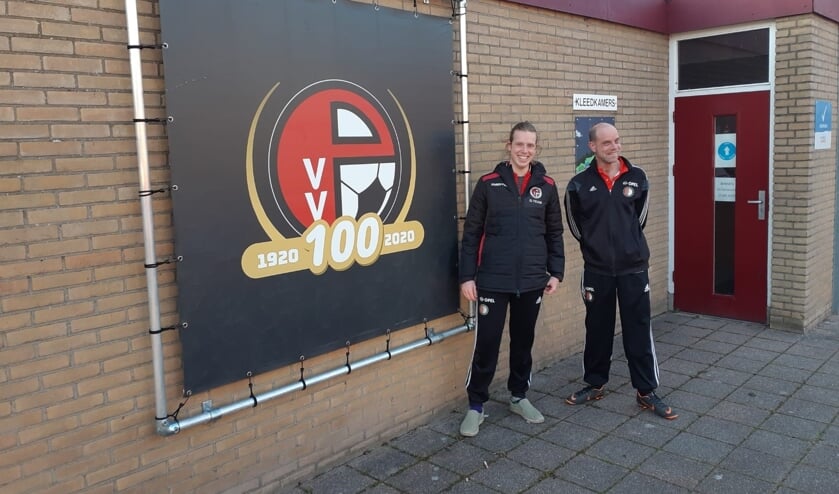 • Julian en Johan bij vv Papendrecht.