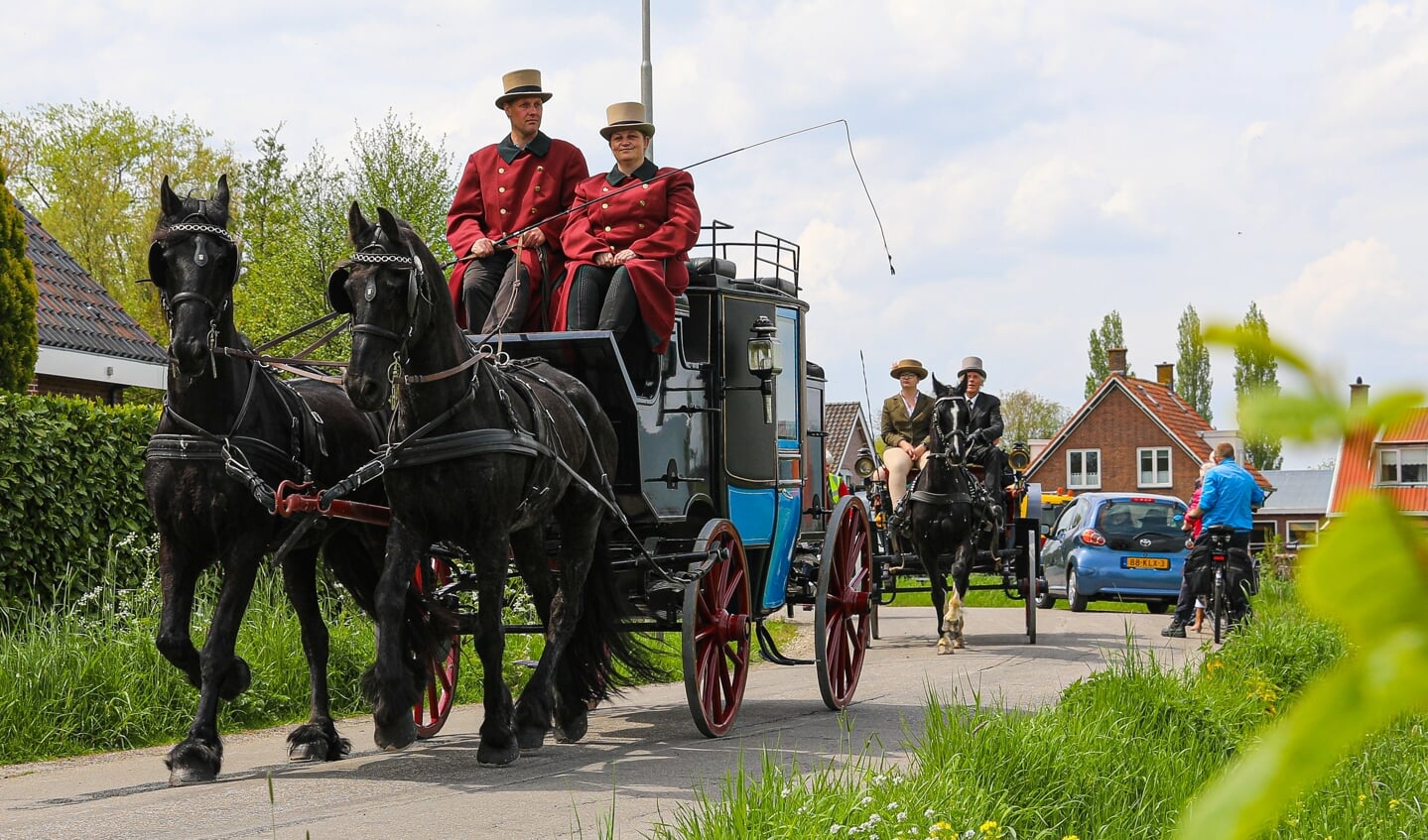 • Glijen en Rijen trekt over Kortland in Alblasserdam.