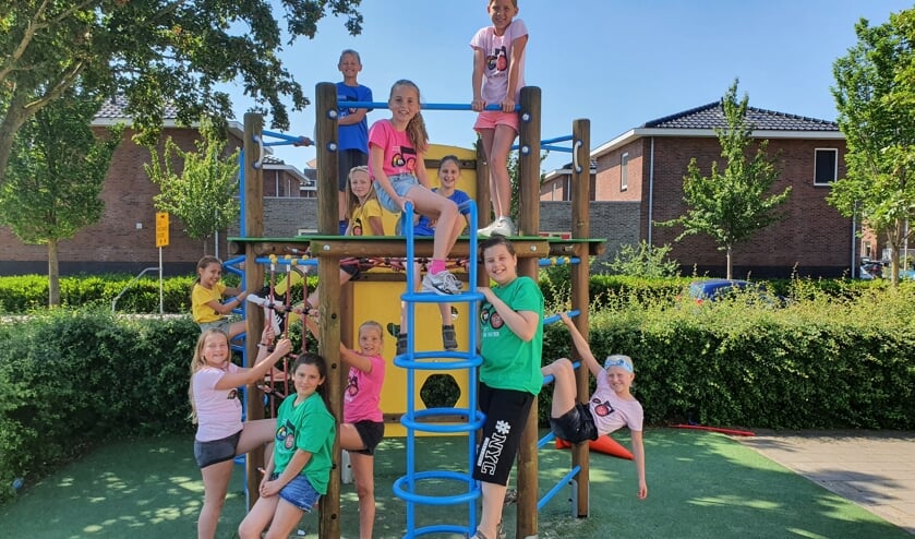 • Het gelegenheids-kinderkoor van Kiezel en Kei.