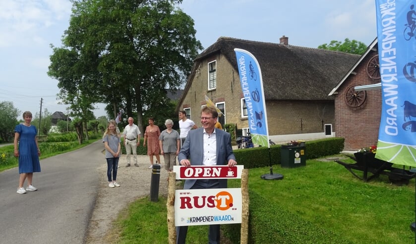 <p>• Wethouder Jan vente verrichtte vrijdagochtend de openingshandeling bij de Beijersche Schuur in Stolwijk.</p>
