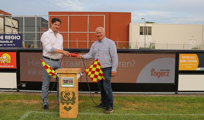 <p>• Bram Visser en Peter de Vries stellen de Greenboarding in gebruik.</p>