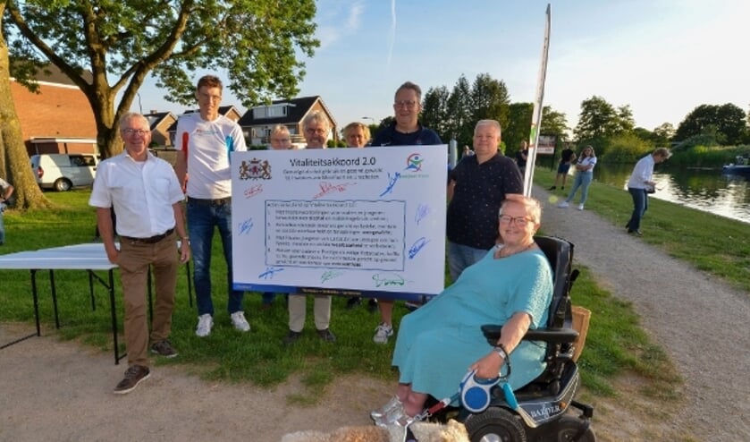<p>Ondertekenaars van het Vitaliteitsakkoord 2.0 en start van de Diabetes Challenge van de Bas van de Goor Foundation Foto: Paul van den Dungen</p>