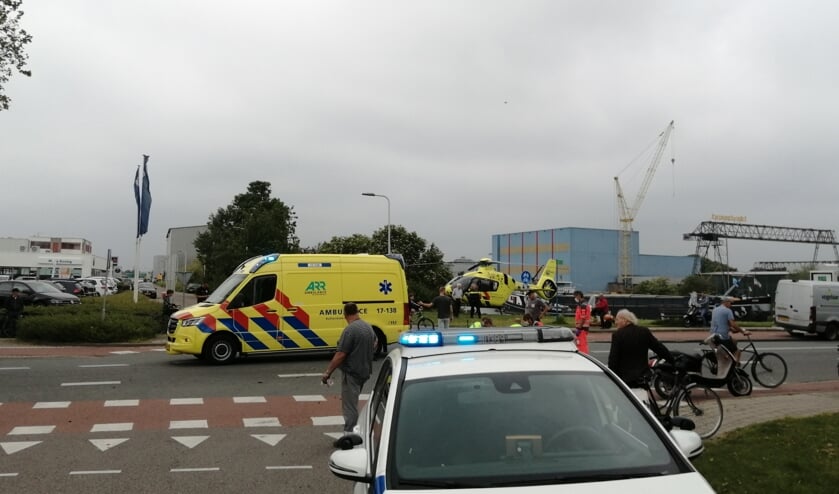 • Op de Van der Giessenweg raakte een fietser zaterdagmiddag ernstig gewond na een aanrijding met een bestelbusje.