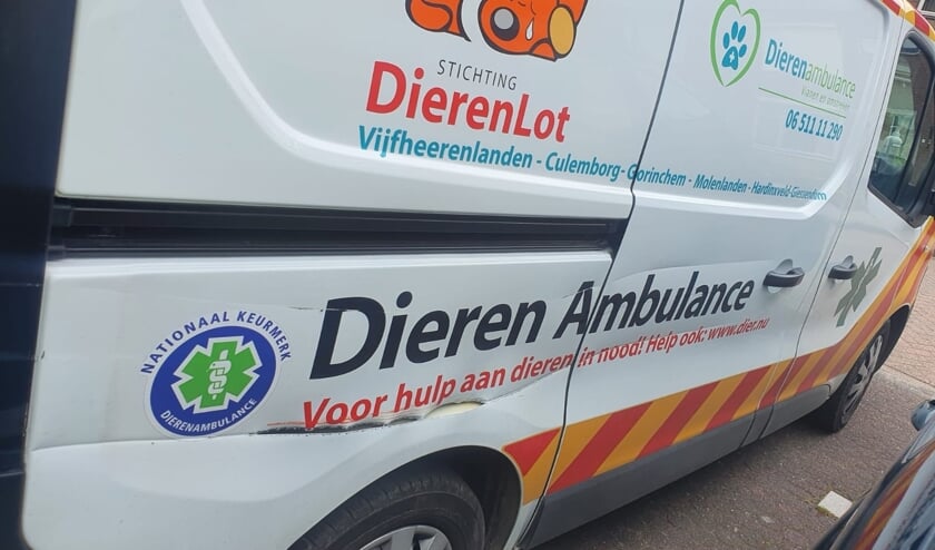 • De schade aan de dierenambulance is groot