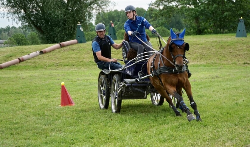 <p>• Marit de Hoop met Zorro.</p>