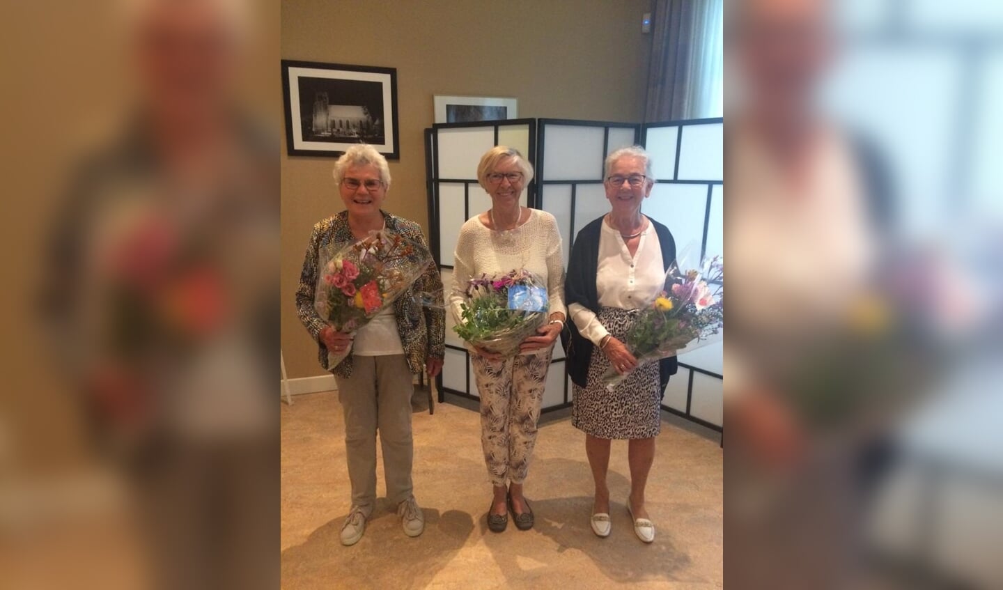 • De jubilarissen, met v.l.n.r. Ali Verhoef, Ria de Groot en Jannie Hijkoop.