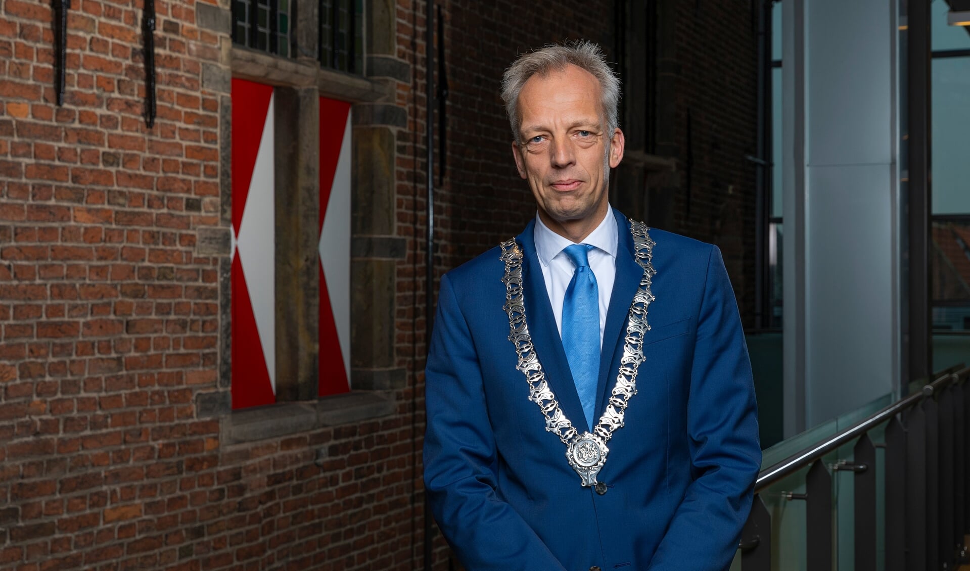• Burgemeester Sjors Fröhlich heeft 'hart' voor de Ambonees-Molukse zaak.