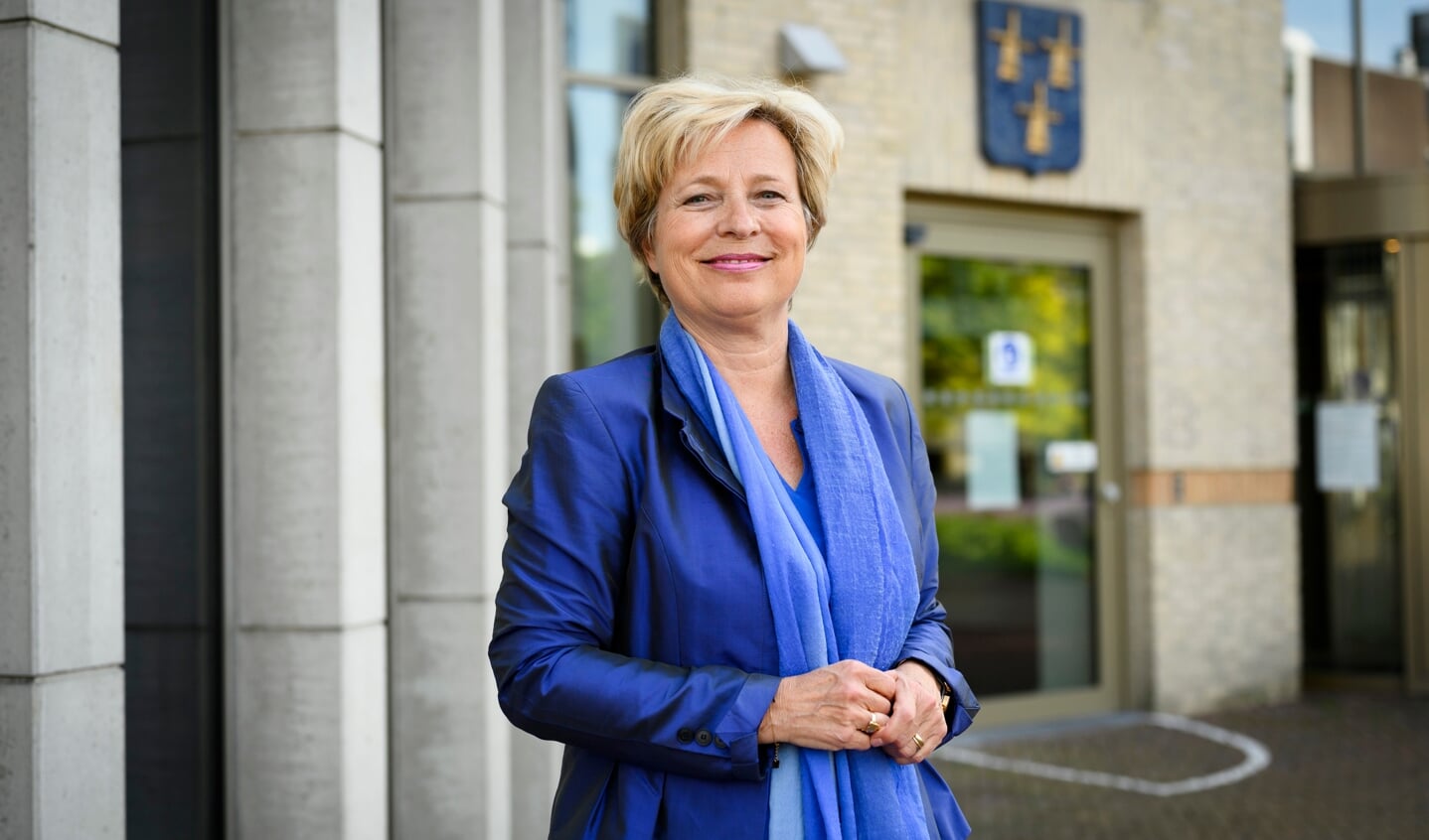 • De huidige tijdelijke burgemeester Annemiek Jetten van Papendrecht.
