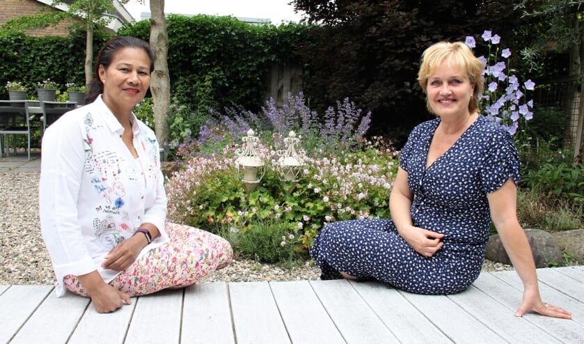 • Margot Wekker en Wilma Lingen, raadsleden van Stem van Krimpen.