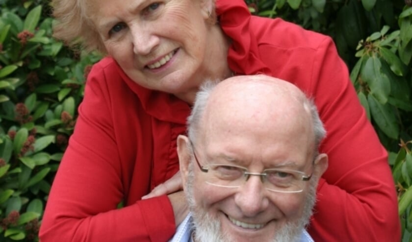 <p>Mimi & Peter, auteurs van een familietrilogie die zich afspeelt in ‘Het land van Herman de Man’.</p>