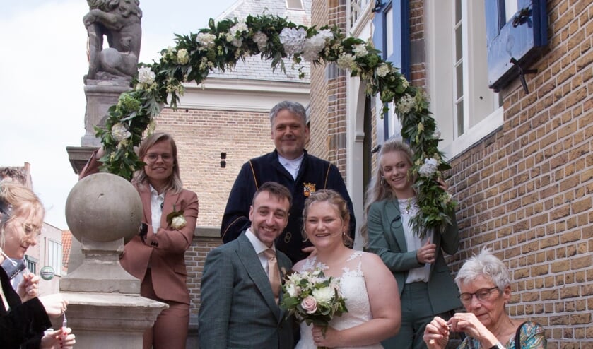 <p>• Kersvers bruidspaar Jelle en Manon Pina.</p>