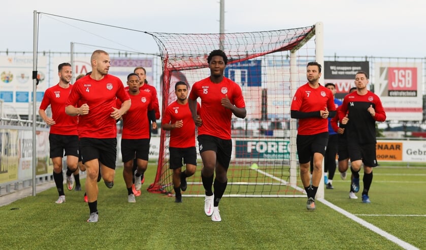 <p>• Eerste training SteDoCo.</p>
