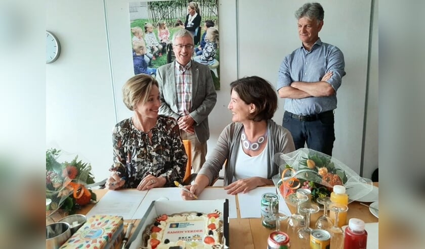 <p>V.l.n.r. Yvonne Schubad (SKCN), Henk van ’t Pad (rvt SKCN), Mieke van der Linden (SKV), Edouard Buning (rvt SKV).</p>