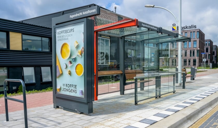 <p>• De vernieuwde bushalte aan de Ketelweg.</p>