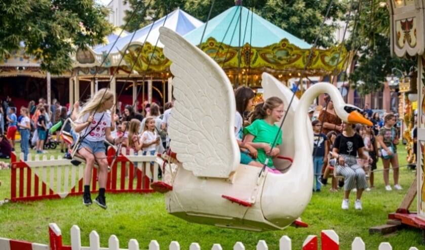 <p>De Nostalgische Kermis in Passewaaij werd druk bezocht.</p>