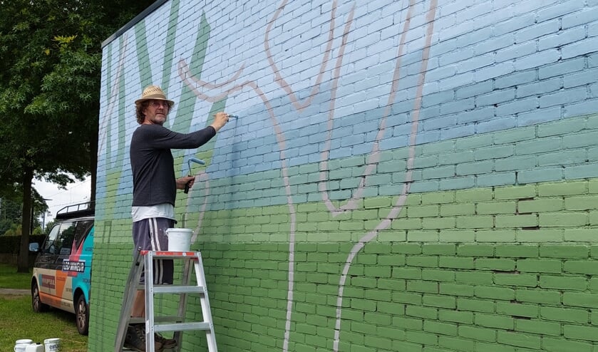 <p>• Er wordt hard gewerkt aan het nieuwste kunstwerk.</p>