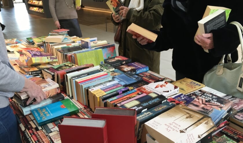 <p>• In de bibliotheek van Krimpen aan den IJssel is een boekenruilbeurs.</p>