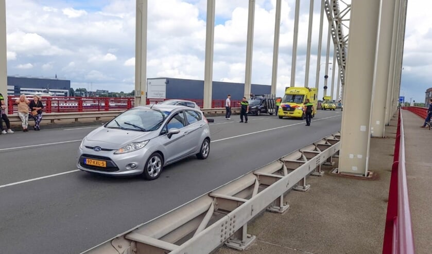 <p>• Het was de derde botsing op de brug, in nog geen week tijd.</p>