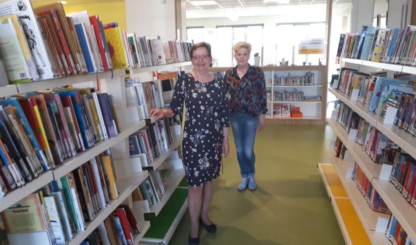 <p>• Bibliotheekvrijwilligers Teunie van den Berg en Anja Bor.</p>