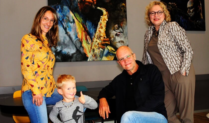 <p>Ook kleine Fons vindt het IJsselFEstein top, net als Fulcobestuurder Anastasia van der Lugt (rechts). </p>