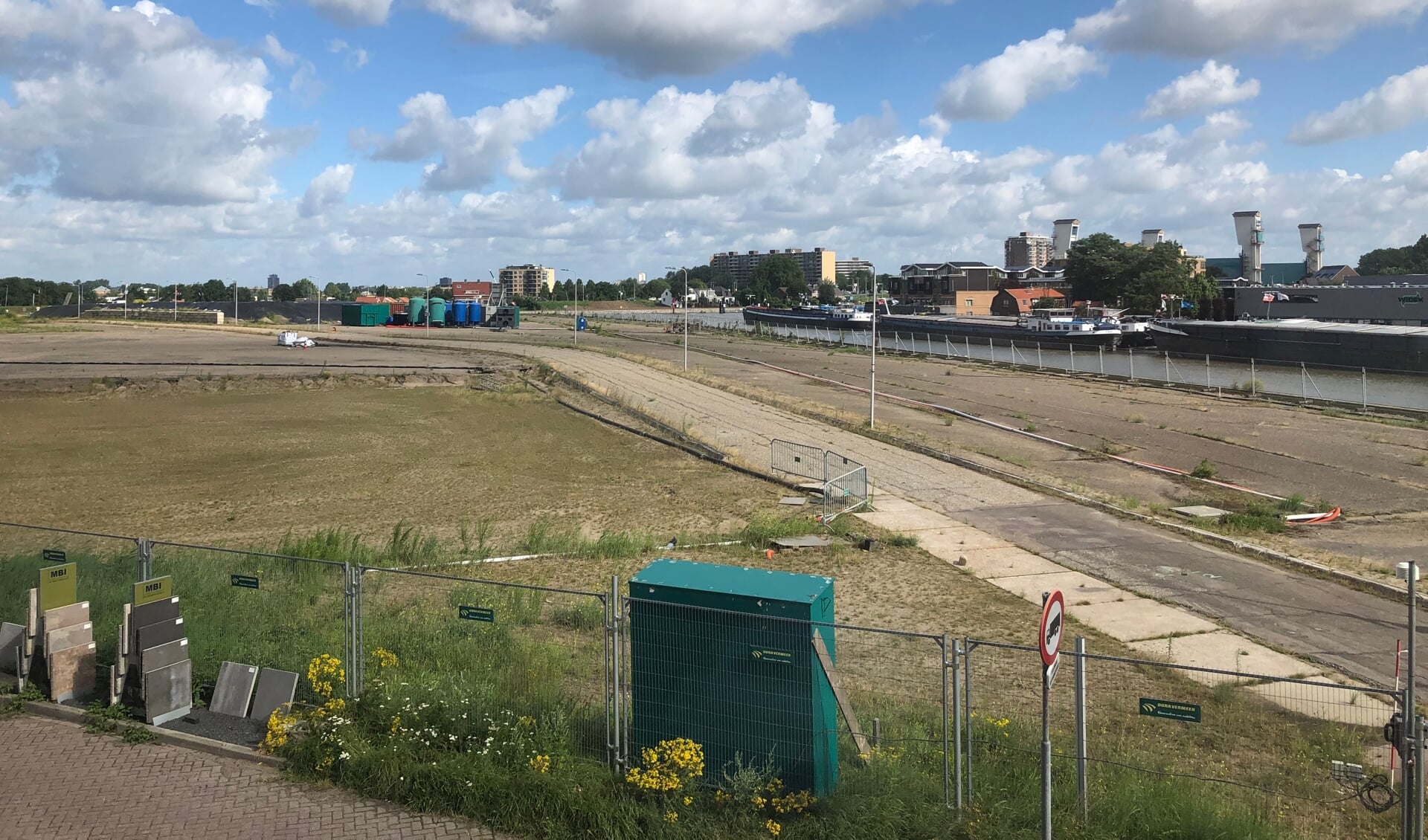 • EMK-terrein in de Krimpense Stormpolder.