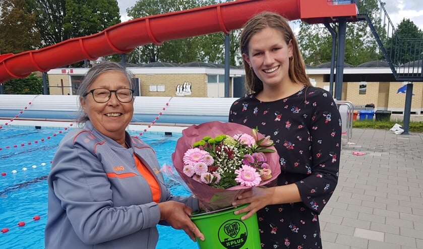 <p>Bloemen van Lobeke voor Evelien Overbeek. </p>