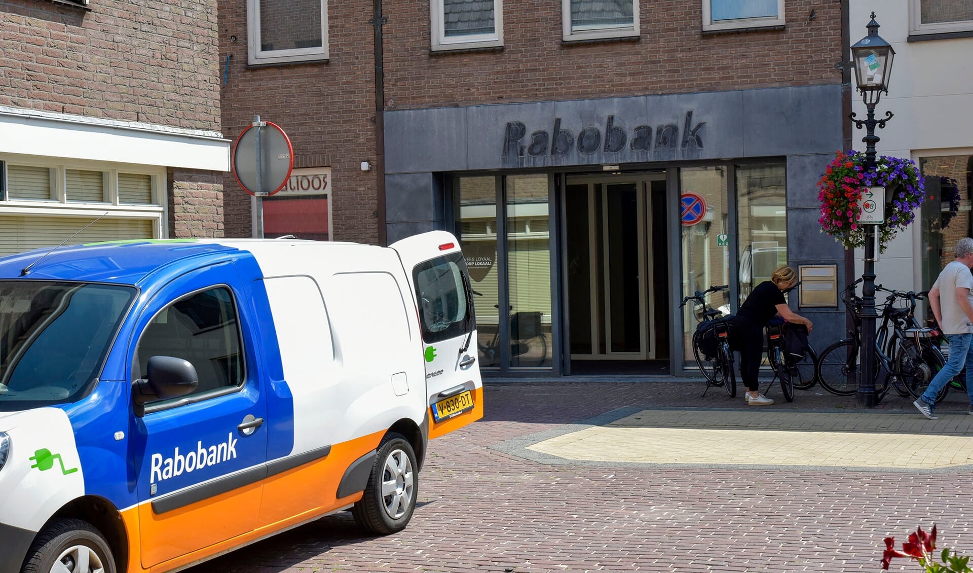 De Rabobank Montfoort sluit voorgoed haar deuren en verwijdert ook de geldautomaat. 