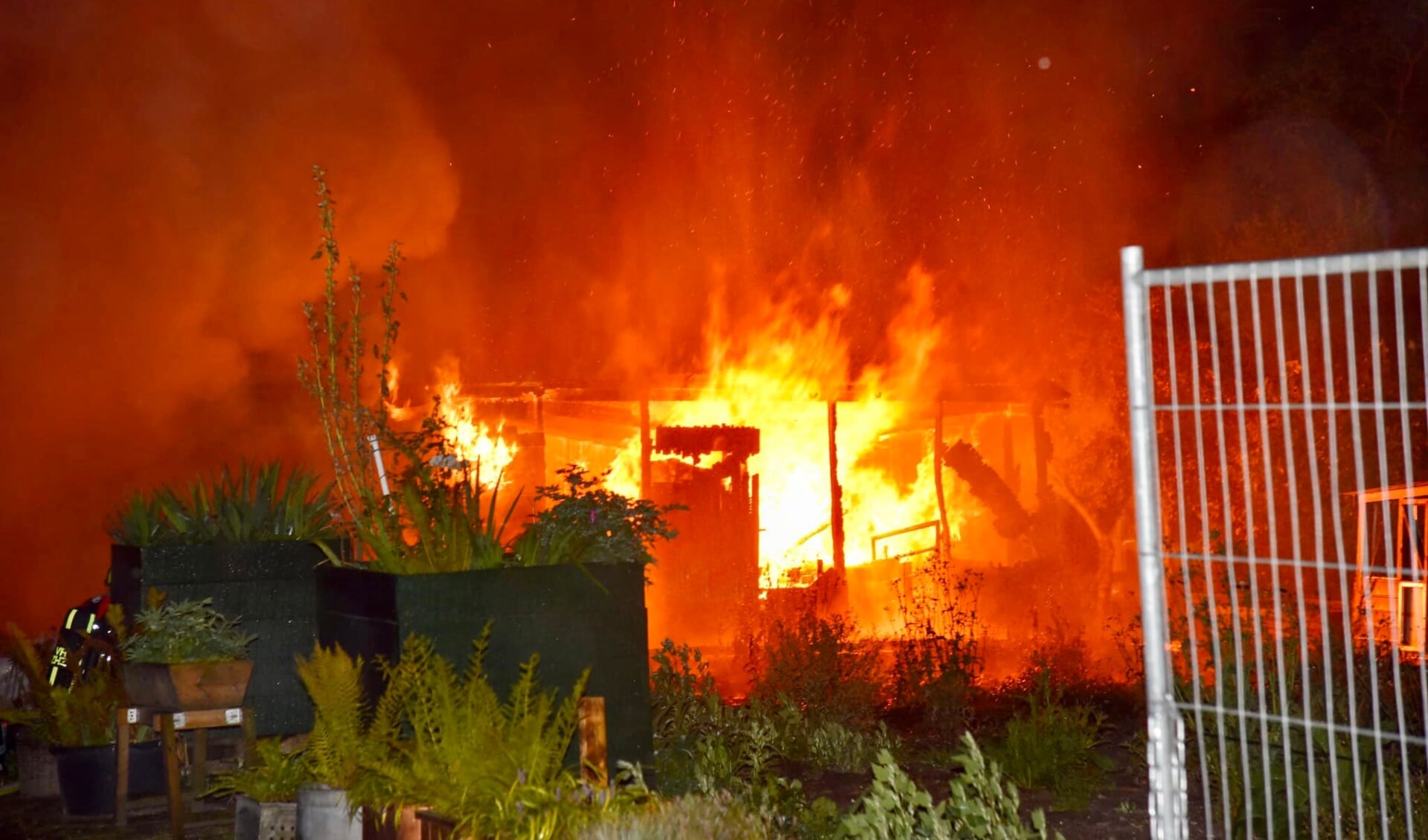 • Grote schuurbrand in Brandwijk.