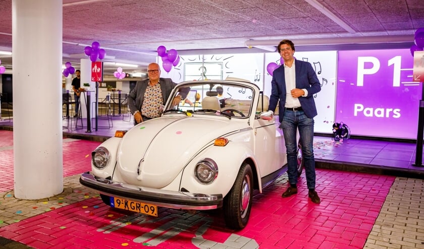 <p>Wethouder John van Engelen (links) en managing director Pieter Polman van Wereldhave (rechts) hebben intensief samengewerkt aan de vernieuwing.</p>
