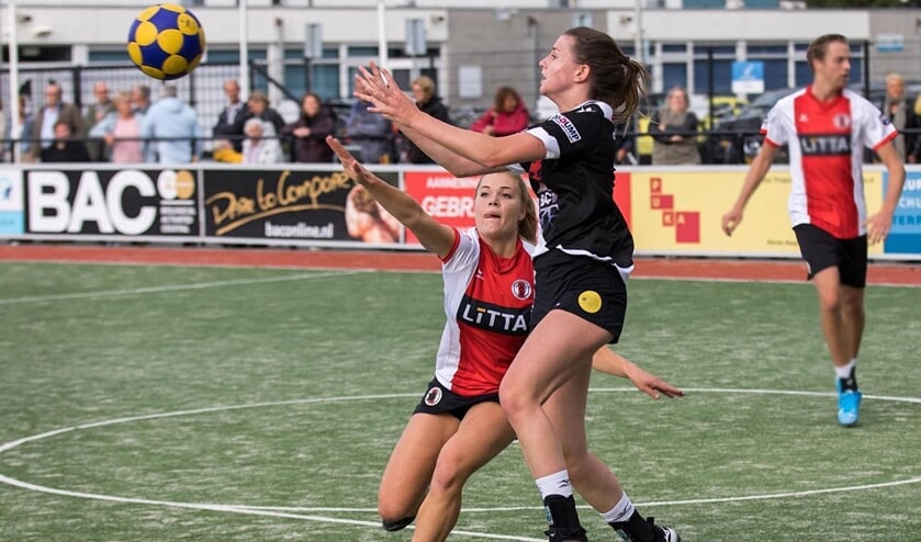 <p>Dominique Brands (midden) succesvol met KCC.</p>