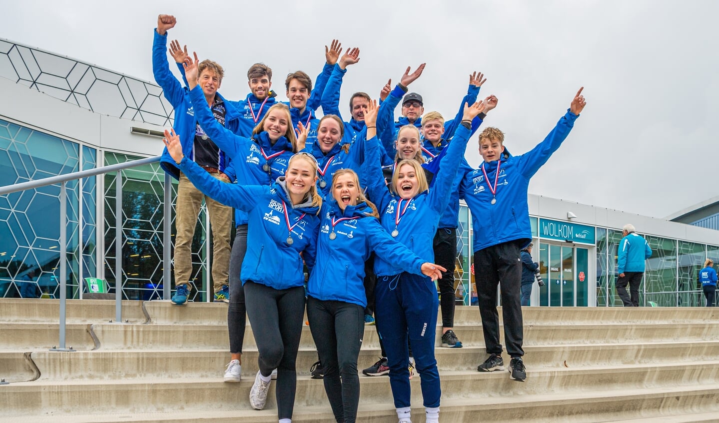 • De schaatsers van STV Lekstreek behaalden een tweede plaats op het NK Clubs in Heerenveen. Onder hen wereldkampioen allround Patrick Roest.