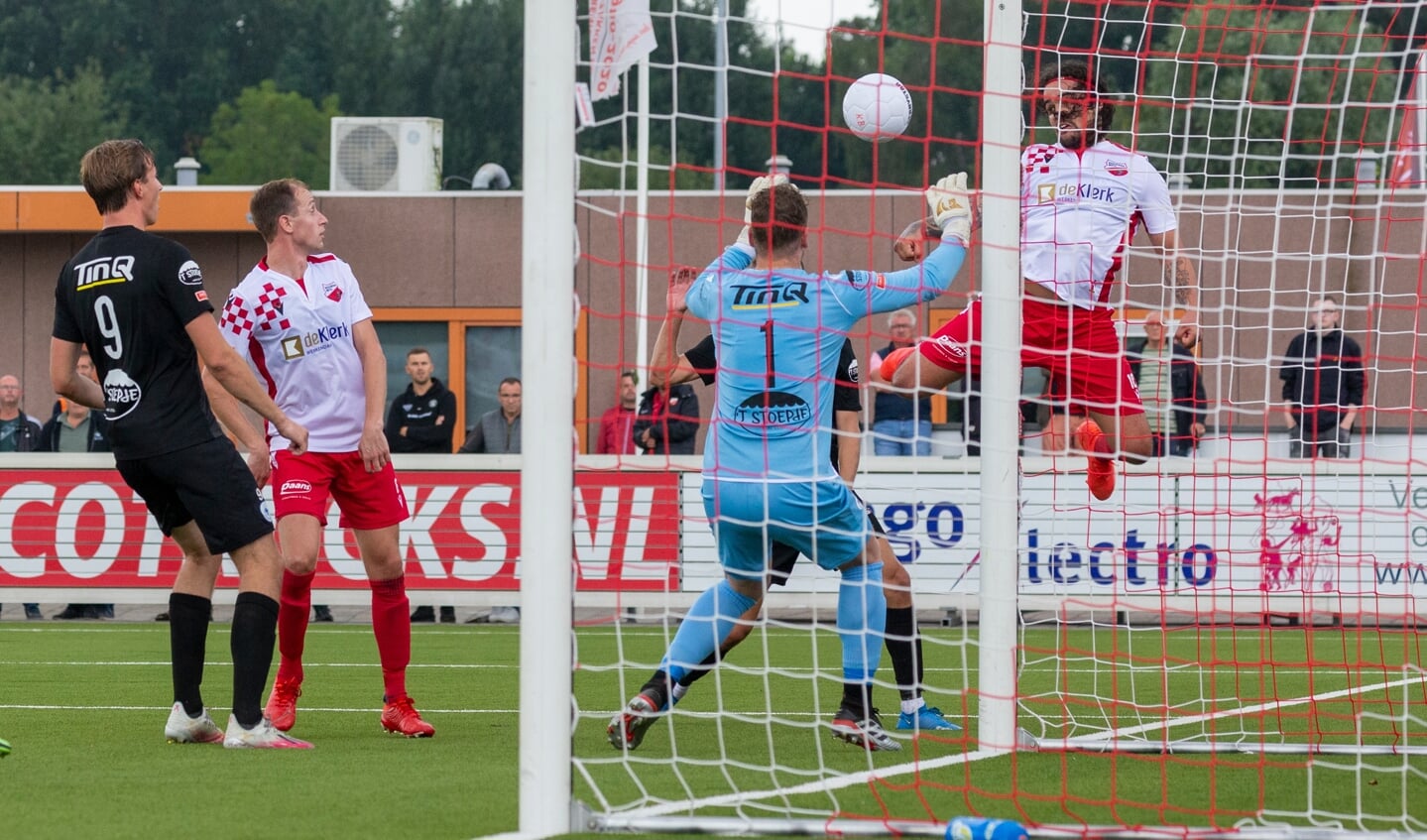 • Kozakken Boys - Spakenburg (3-3).