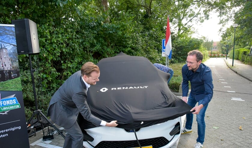 <p>Vrijdagmiddag werd de deelauto Linschoten onthuld.</p>