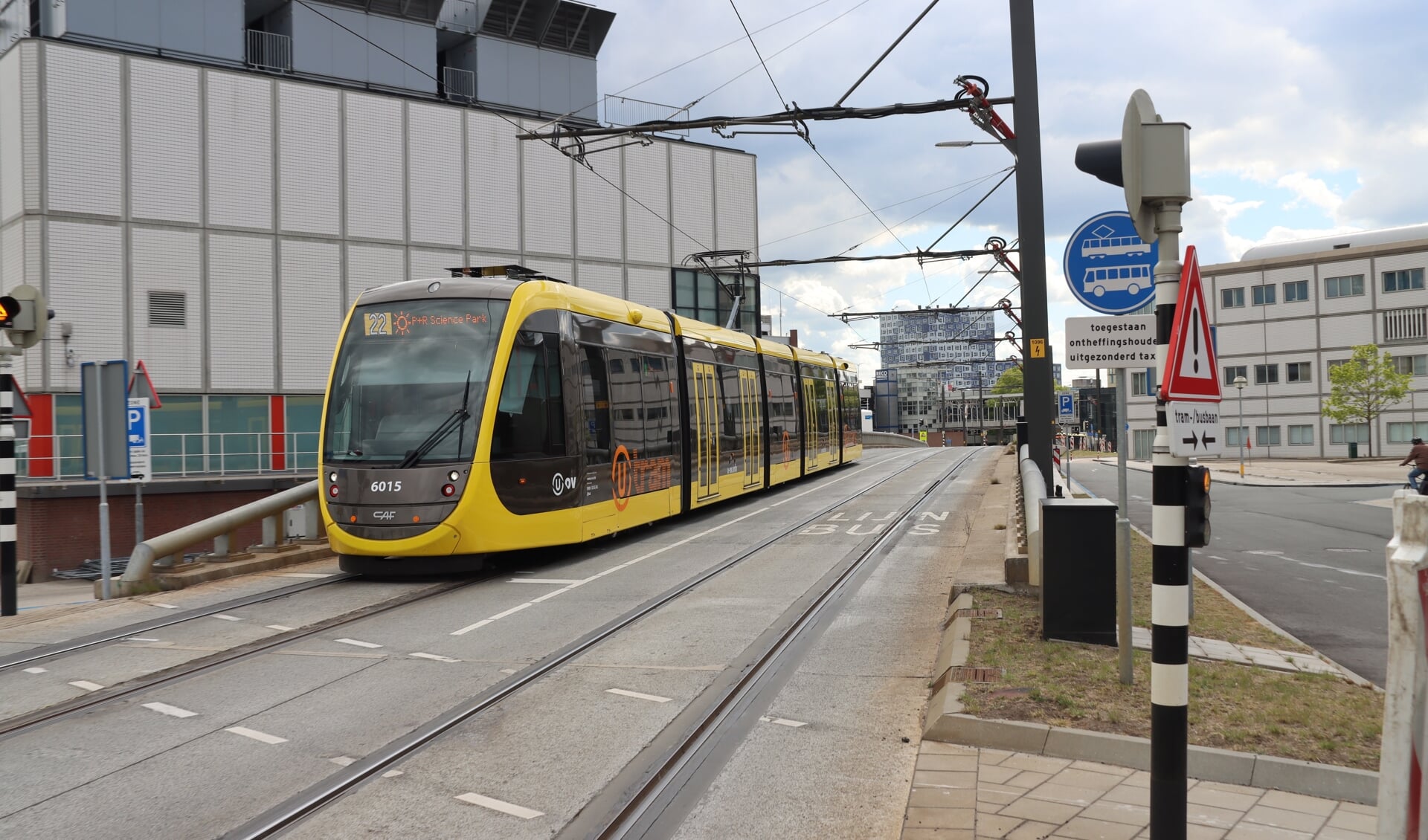 De koppeling van de Uithoflijn met de SUNIJ-lijn richting Nieuwegein en IJsselstein is uitgesteld met een jaar. 