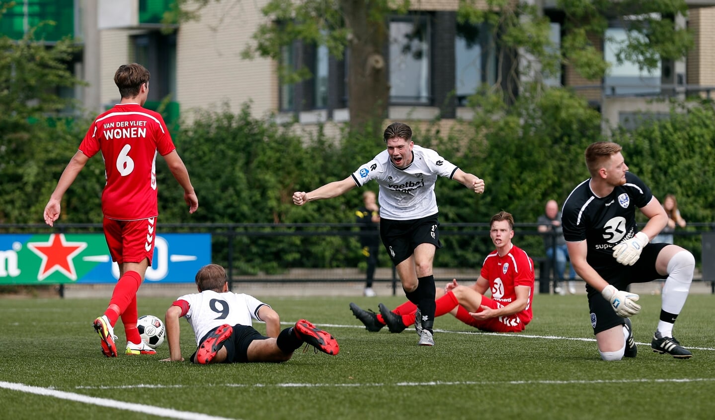 • Sleeuwijk - ASV Arkel (5-1).