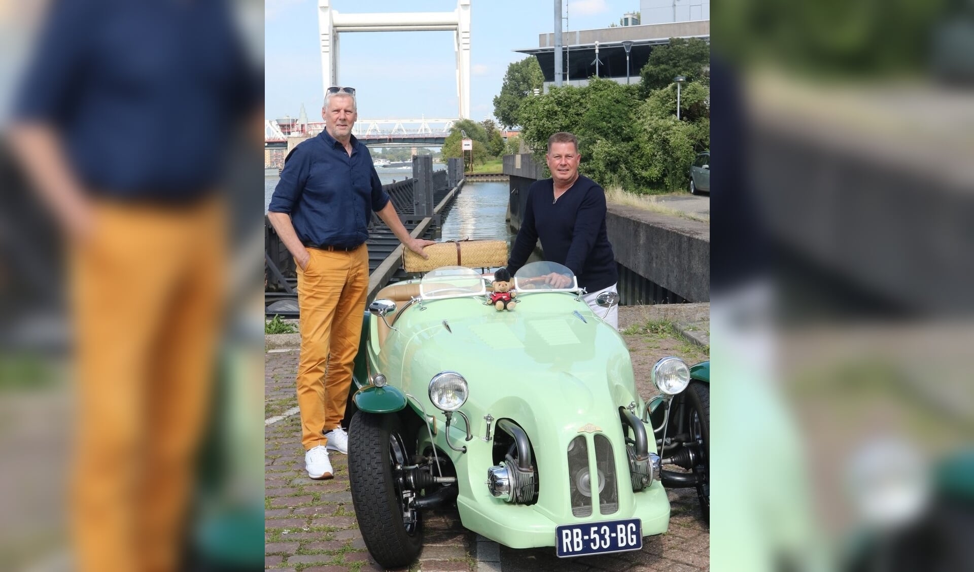 • Harry Eskes (links) en Stefan de Kreek van Riverside Car Classic.
