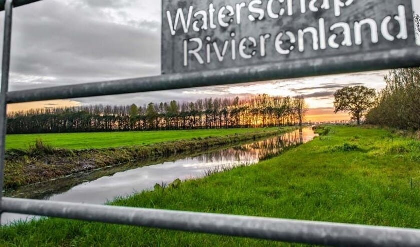 <p> Een huis verwarmen en verkoelen met water uit de plassen is een mogelijke optie. </p>