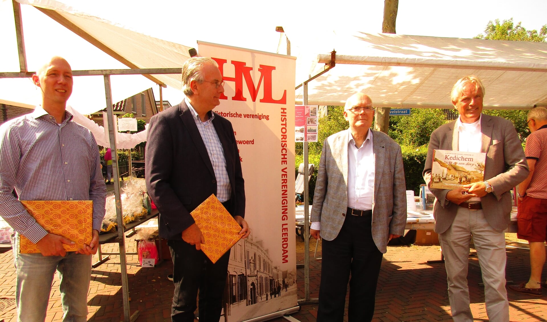 • Samenstellers Peter van Rooden en Bram van Es, voorzitter HVL Teunis Blom en Huib Zevenhuizen.