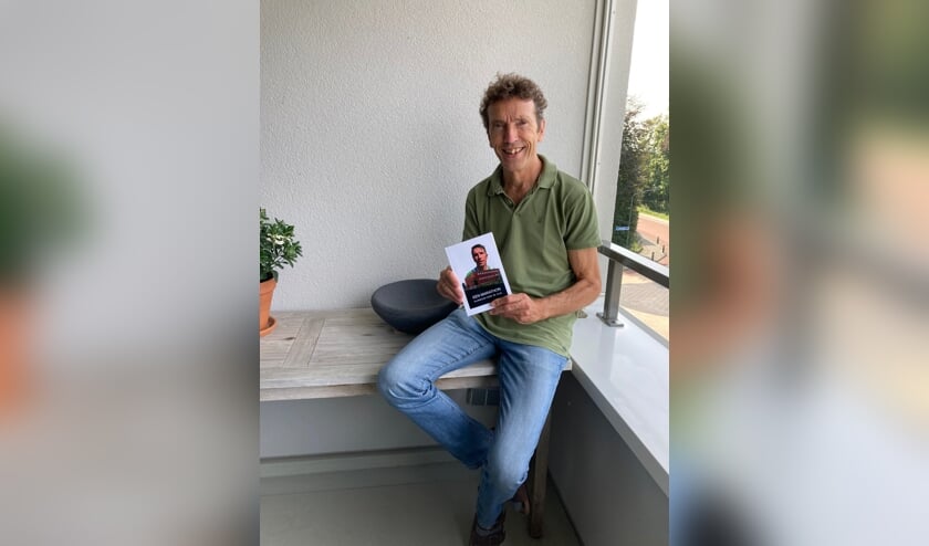 <p>Henk van Noorloos heeft vanwege zijn bijzondere jubileum een boek geschreven.</p>