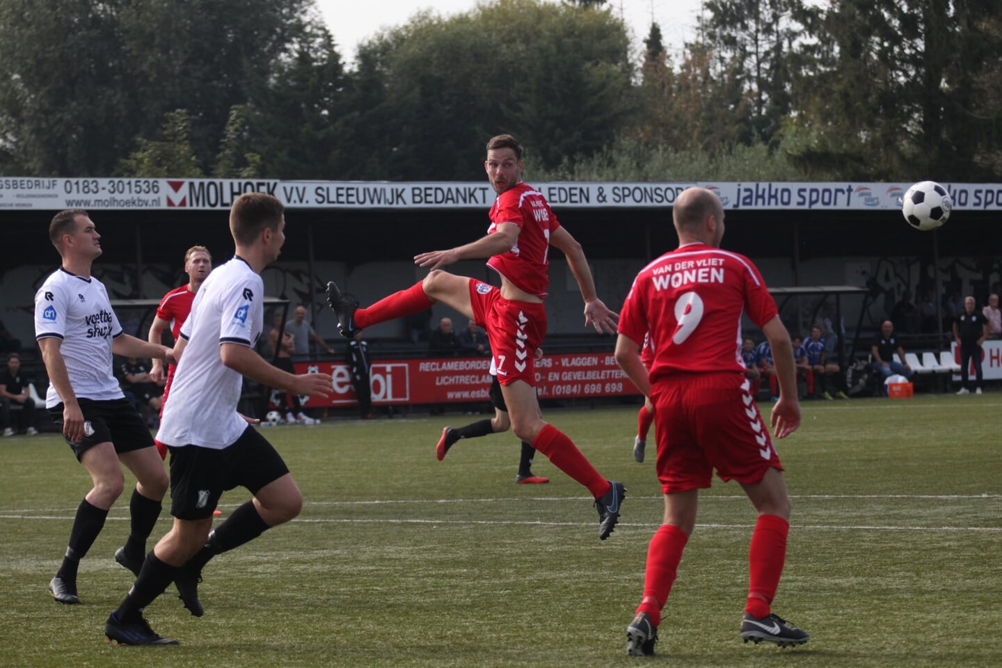 • Sleeuwijk - Arkel (5-1).