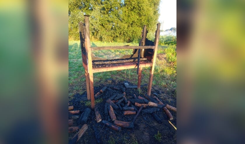<p>Het insectenhotel is in de nacht van maandag op dinsdag voor de tweede keer in brand gestoken.</p>