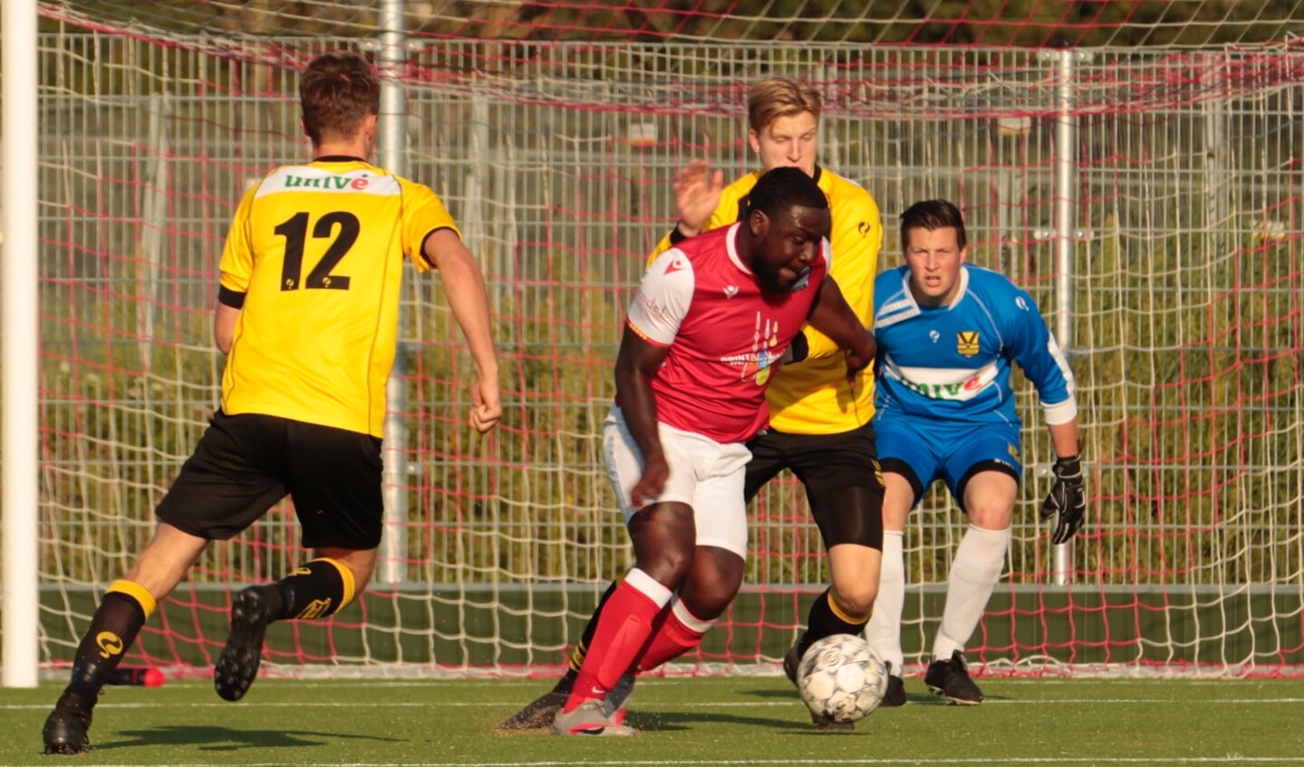 • Leerdam Sport - SV Meerkerk (1-5).