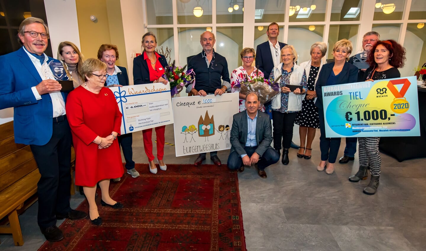 De winnaars en de juryleden van de Burgerinitiatief Awards 2020.
