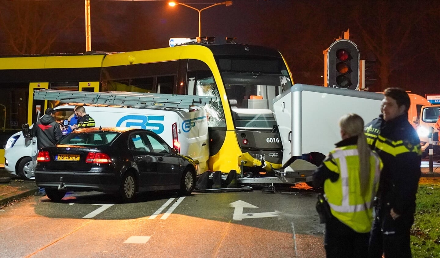 Tussen Nieuwegein en IJsselstein ontspoorde in januari nog een tram na een aanrijding.  