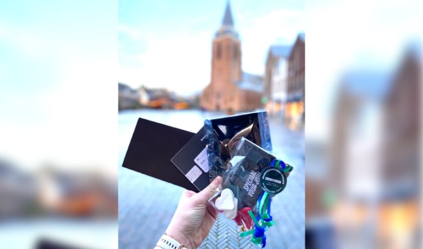 <p>• Winkeliers delen tegoedbonnen uit die bij de plaatselijke horeca ingeleverd kunnen worden als deze weer open zullen gaan. </p>