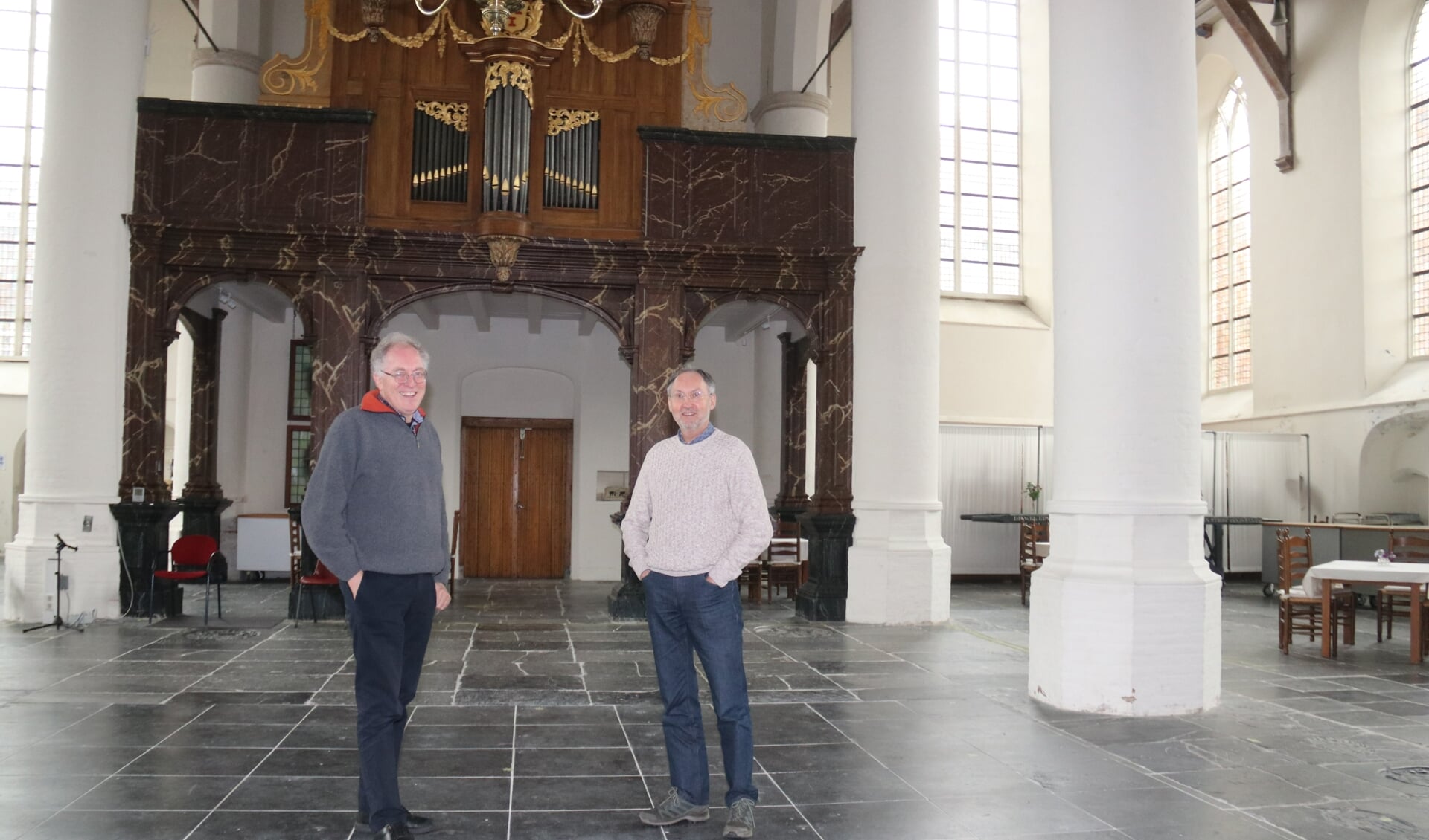 • Kerkrentmeesters Arjen Smits en Henk van Dijk. 