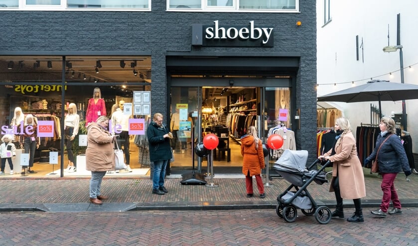 Opening niet essentiële winkels in Leerdam