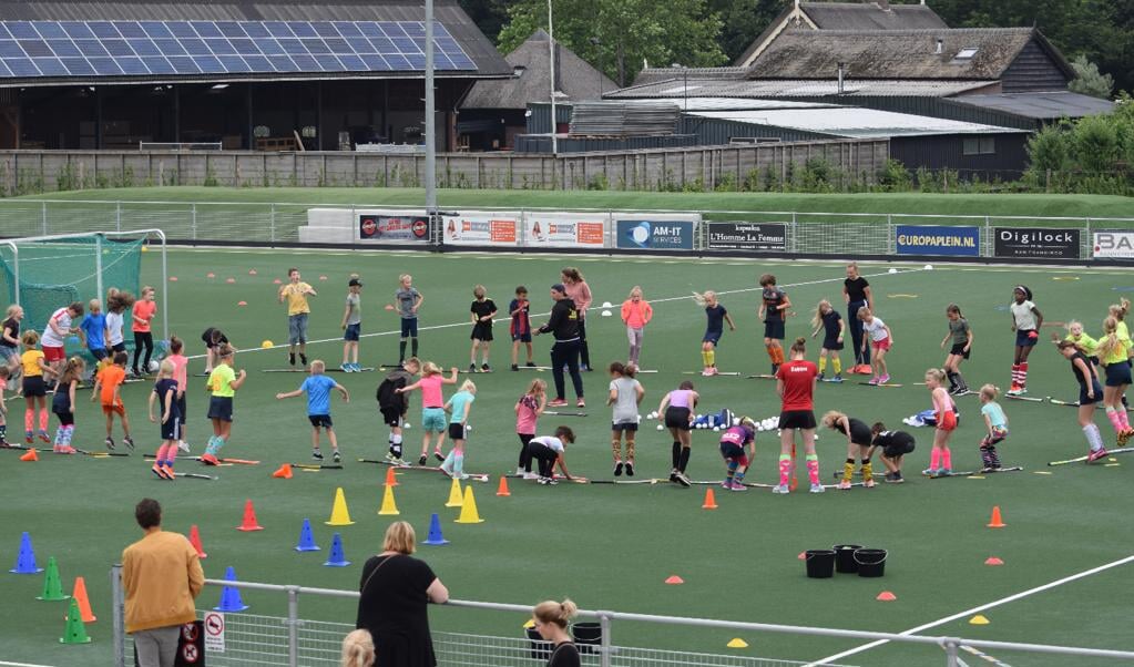 Hockeyclub Leerdam bestaat 45 jaar: 'Het waren andere tijden' - Het Kontakt - Vijfheerenlanden