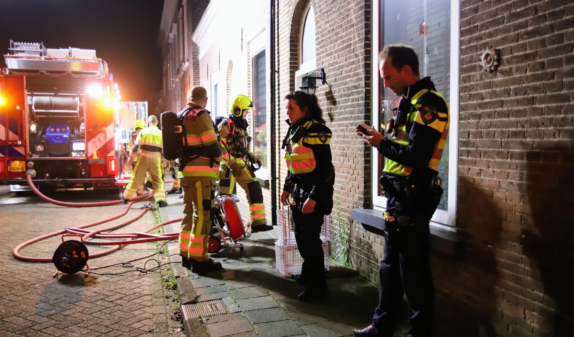 • Woningbrand aan de Hoogendijkstraat in Tiel. 