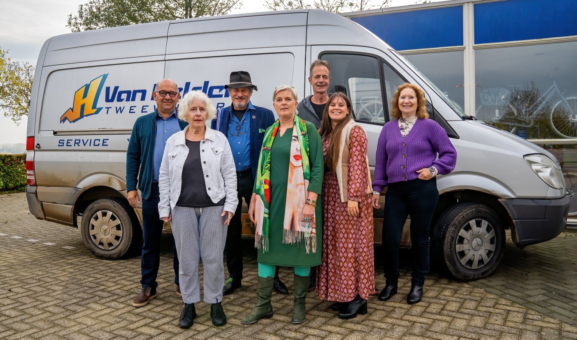 • De fairtrade-werkgroep van de gemeente Altena, op bezoek bij Van Helden in Giessen.